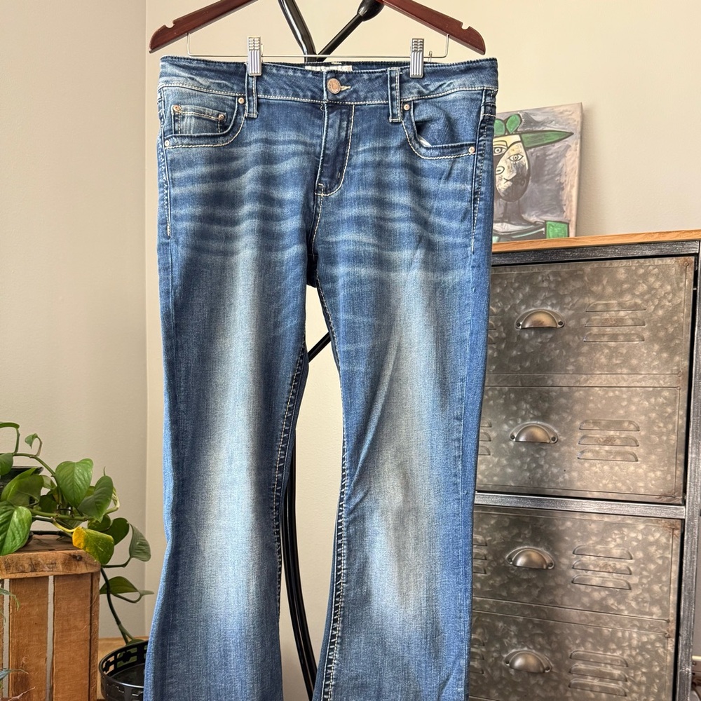 Daytrip Boot Cut Jeans - Dark‎ Blue - Distressed - Clean Girl Western - 32L